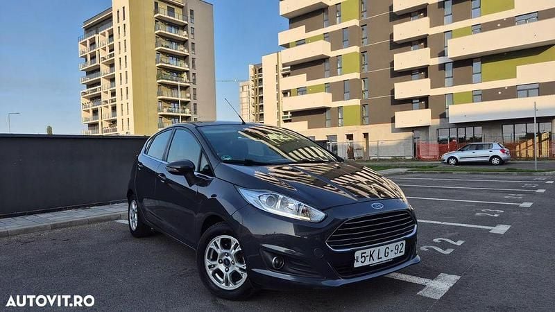 Gri Utilizat 2014 Ford Fiesta Titanium Hatchback | 4.499 EUR (Preț OK) - Imagine 1/4