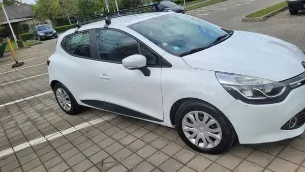 Alb Utilizat 2017 Renault Clio IV Hatchback | 5.700 EUR (Preț bun) - Imagine 1/4