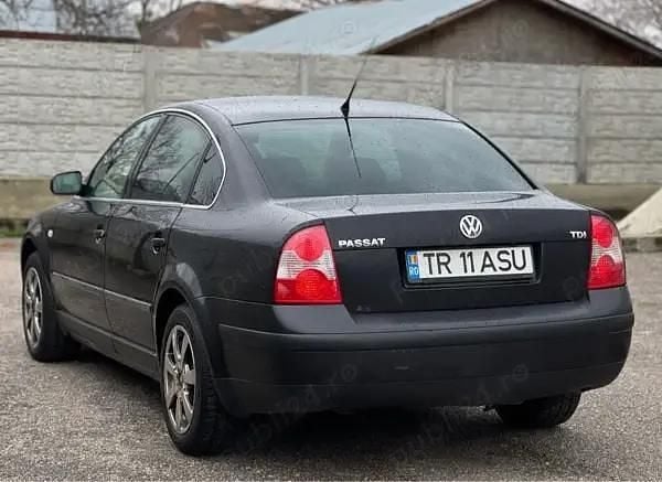 Second-hand VW Passat 131 CP (96 kW) 2003 Berlinǎ