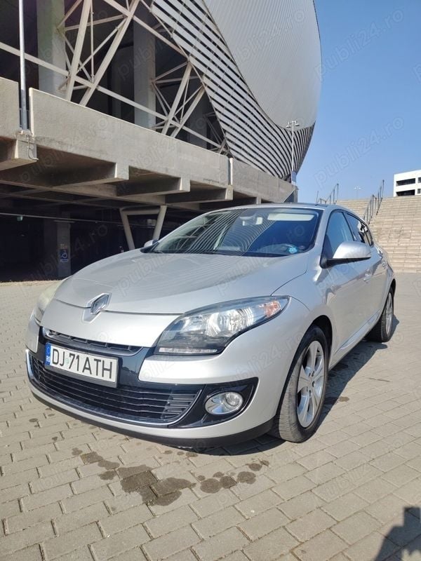 Gri Utilizat 2012 Renault Mégane III Hatchback | 4.000 EUR (Preț OK) - Imagine 1/4