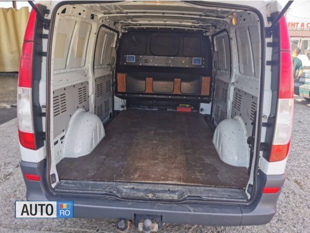 Second-hand Mercedes Vito 115 CP (84 kW) 2005 Alb Van