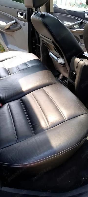 Utilizat 2009 Ford Kuga SUV | 5.600 EUR (Preț OK) - Imagine 1/4