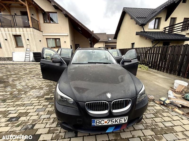 Culoarenegru Utilizat 2007 BMW 523 Exclusive Break | 6.200 EUR - Imagine 1/4