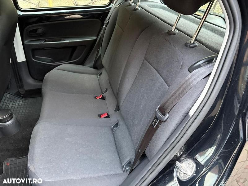 Second-hand VW e-up! 61 kW (83 CP) 2023 Culoarenegru Hatchback