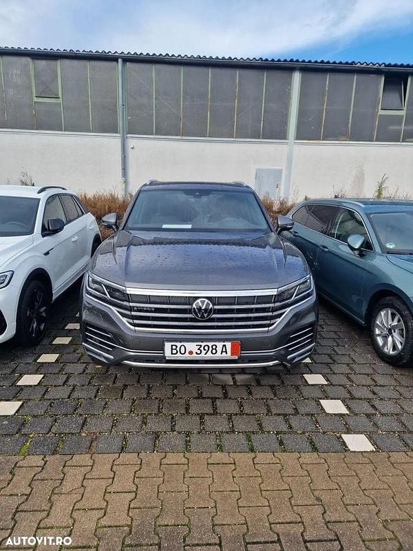 Second-hand VW Touareg Elegance 381 CP (280 kW) 2022 Culoaregri SUV
