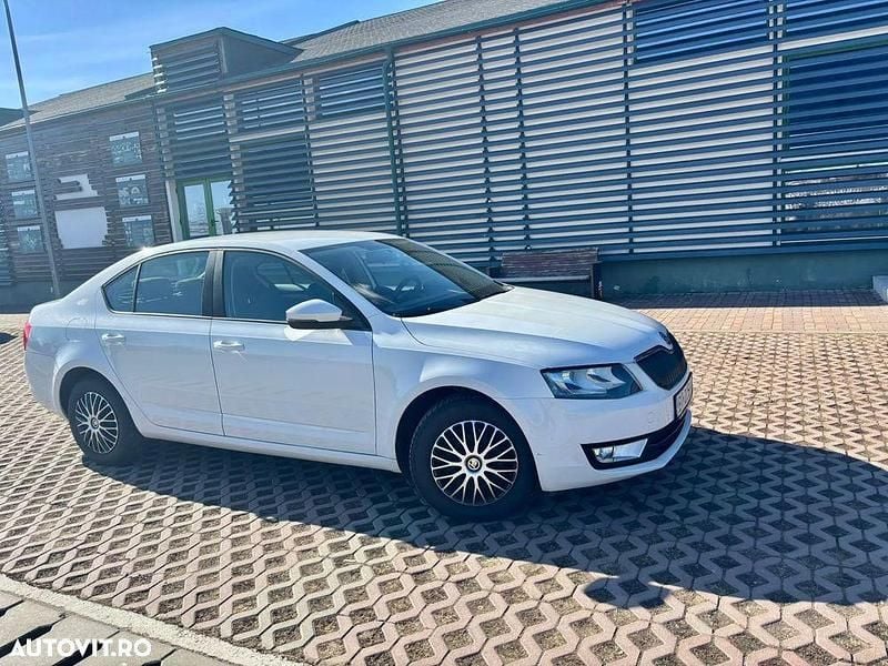 Second-hand Skoda Octavia Ambition 86 CP (63 kW) 2014 Culoarealb Hatchback