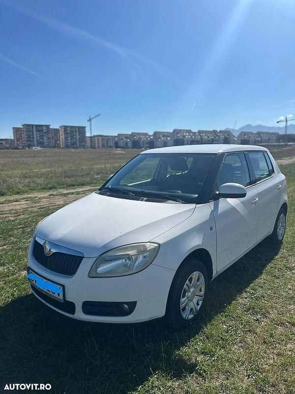 Culoarealb Utilizat 2010 Skoda Fabia Classic | 2.490 EUR (Preț OK) - Imagine 1/4