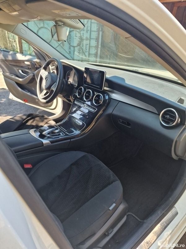 Utilizat 2019 Mercedes A180 Berlinǎ | 16.490 EUR (Preț bun) - Imagine 1/4