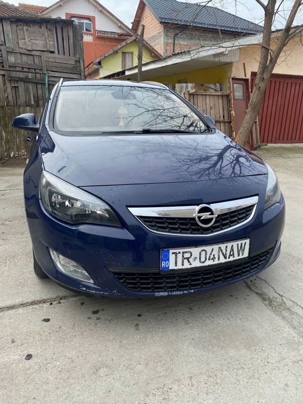 Utilizat 2012 Opel Astra Break | 2.800 EUR - Imagine 1/4