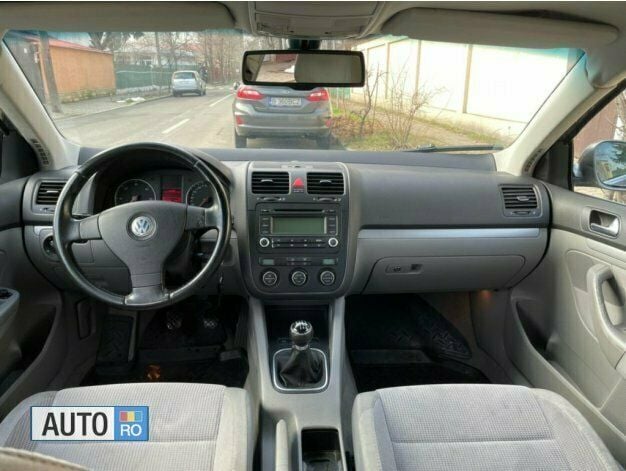 Second-hand VW Jetta 140 CP (102 kW) 2006 Argintiu Berlinǎ