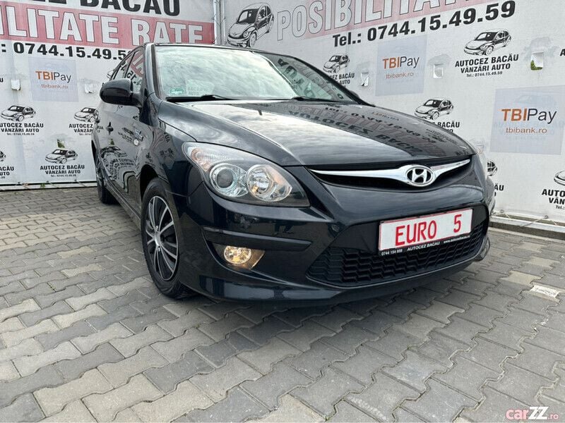 Negru Utilizat 2011 Hyundai i30 Hatchback | 5.850 EUR - Imagine 1/4
