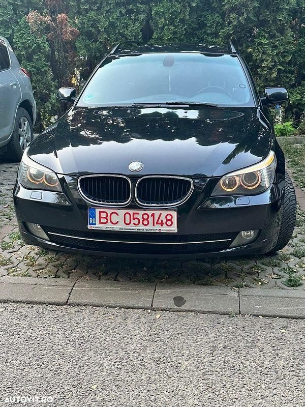 Culoarenegru Utilizat 2009 BMW 520 Lifestyle Break | 5.000 EUR (Super Preț) - Imagine 1/4