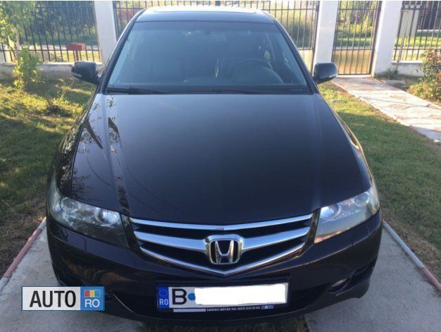 Second-hand Honda Accord 155 CP (114 kW) 2007 Maro Berlinǎ