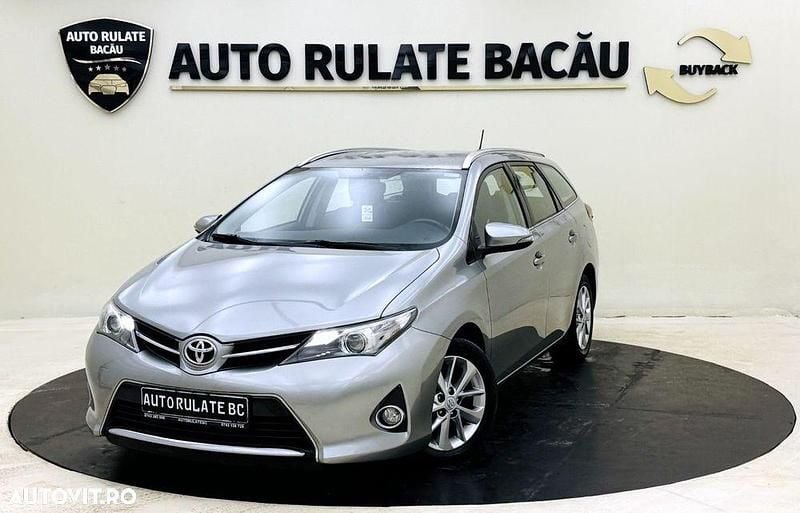 Second-hand Toyota Auris 90 CP (66 kW) 2013 Gri Hatchback