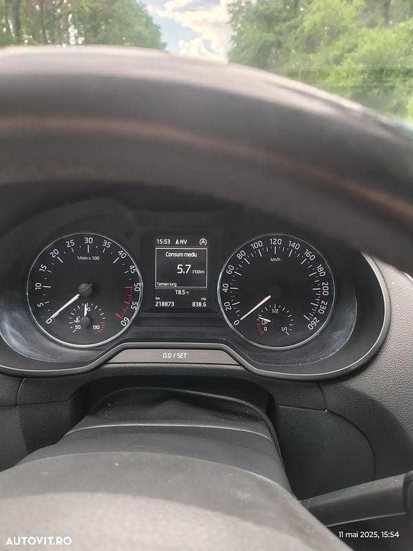 Albastru Second-hand 2015 Skoda Octavia Ambition Break | 7.990 EUR (Preț OK) - Imagine 1/4