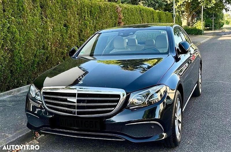 Negru Utilizat 2016 Mercedes E200 Exclusive Berlinǎ | 23.900 EUR (Preț bun) - Imagine 1/4