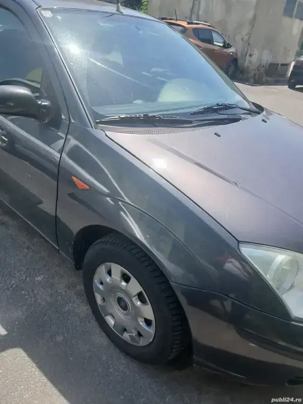 Utilizat 2002 Ford Focus Hatchback | 1.200 EUR (Preț OK) - Imagine 1/4