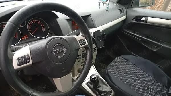 Second-hand Opel Astra 110 CP (80 kW) 2008 Gri Break