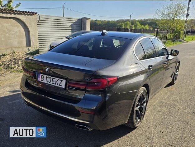Gri Utilizat 2021 BMW 530 Berlinǎ | 31.000 EUR (Super Preț) - Imagine 1/4