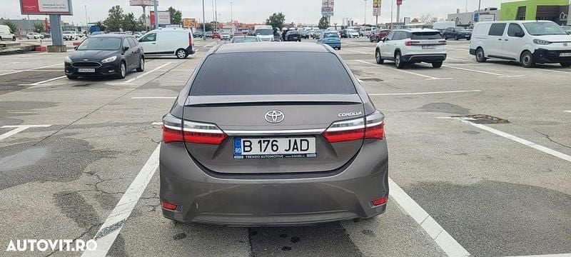 Second-hand Toyota Corolla Anniversary 90 CP (66 kW) 2017 Culoaregri Berlinǎ