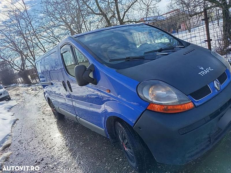 Second-hand Renault Trafic 100 CP (73 kW) 2007 Culoarealbastru Monovolum