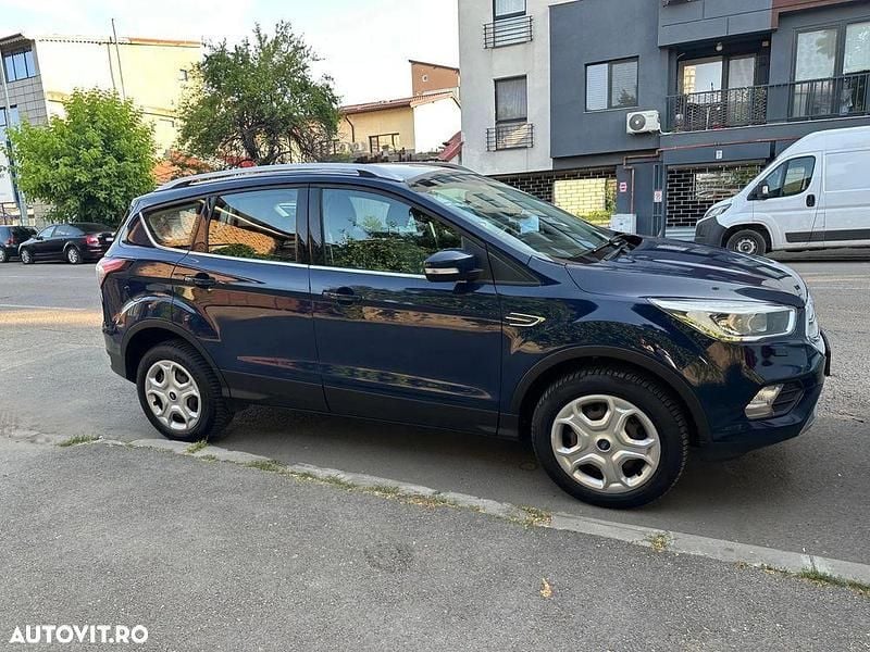 Culoarealbastru Utilizat 2019 Ford Kuga SUV | 13.500 EUR (Preț bun) - Imagine 1/4