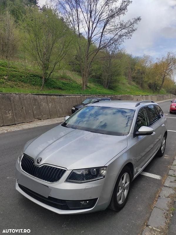 Culoareargint Utilizat 2015 Skoda Octavia Break | 7.500 EUR (Preț OK) - Imagine 1/4