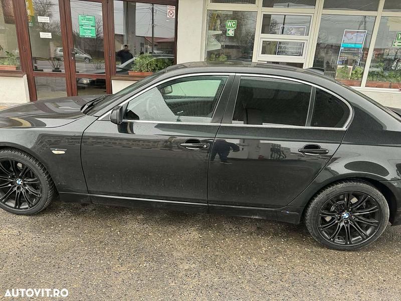 Second-hand BMW 530 235 CP (172 kW) 2007 Culoarenegru Berlinǎ