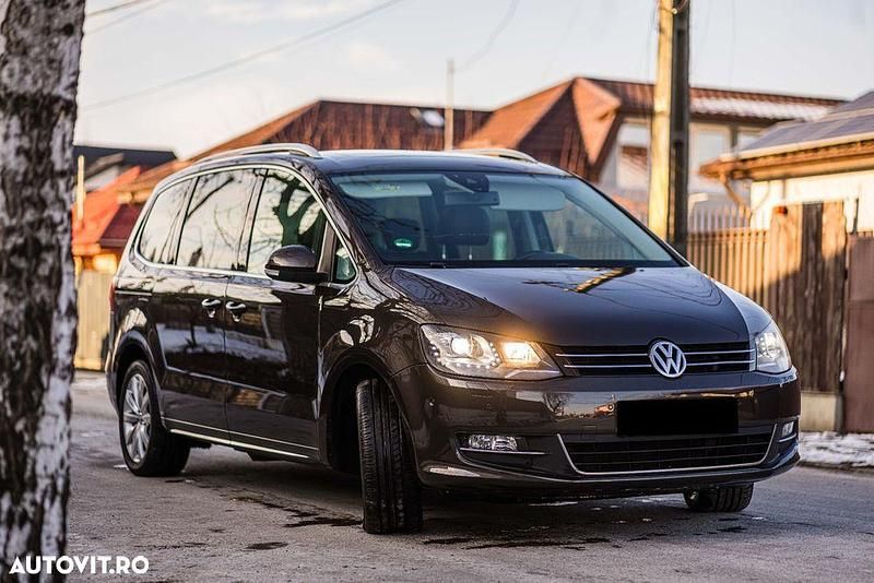 Second-hand VW Sharan Highline 177 CP (130 kW) 2014 Culoaremaro Monovolum