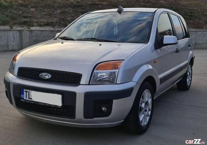 Argintiu Utilizat 2008 Ford Fusion SUV | 2.350 EUR (Super Preț) - Imagine 1/4