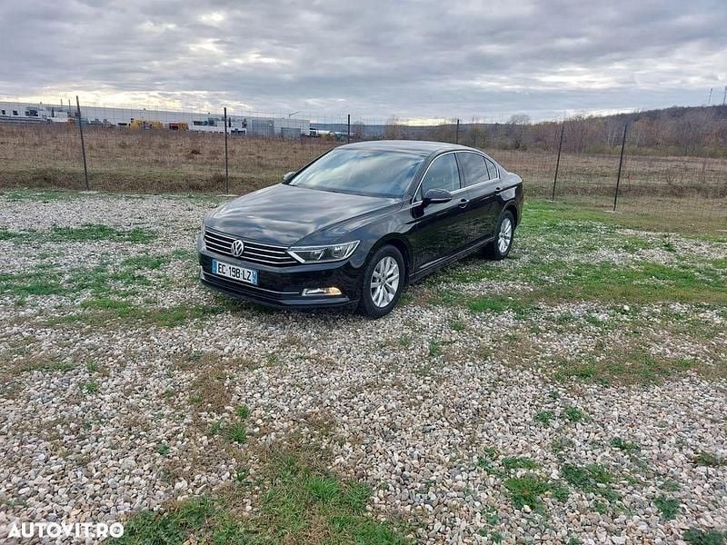 Culoarenegru Utilizat 2016 VW Passat Comfortline Break | 9.490 EUR (Puțin scump) - Imagine 1/4
