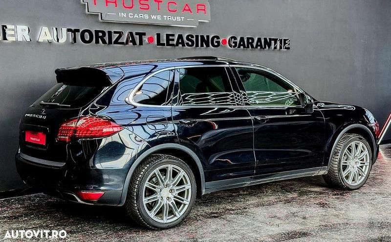 Second-hand Porsche Cayenne 240 CP (176 kW) 2011 Culoarealbastru SUV