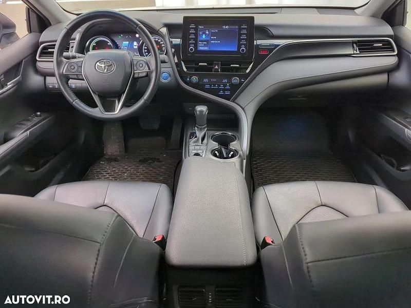 Second-hand Toyota Camry Business Edition 218 CP (160 kW) 2022 Culoareargint Berlinǎ