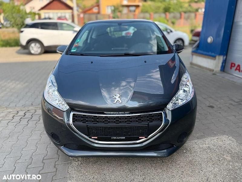 Gri Utilizat 2014 Peugeot 208 Access Hatchback | 4.350 EUR (Preț bun) - Imagine 1/4