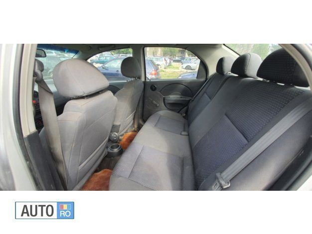 Second-hand Chevrolet Kalos 83 CP (61 kW) 2006 Argintiu Berlinǎ