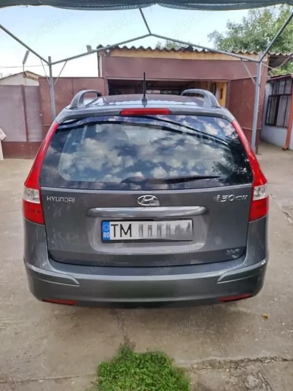 Gri Utilizat 2010 Hyundai i30 Break | 3.650 EUR (Puțin scump) - Imagine 1/4