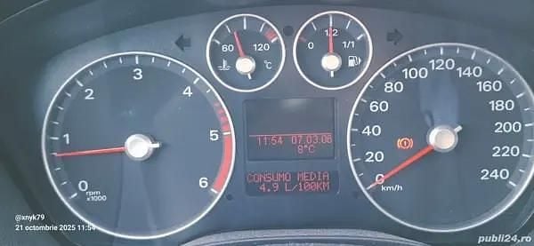Albastru Utilizat 2007 Ford Focus Hatchback | 2.200 EUR (Preț OK) - Imagine 1/4