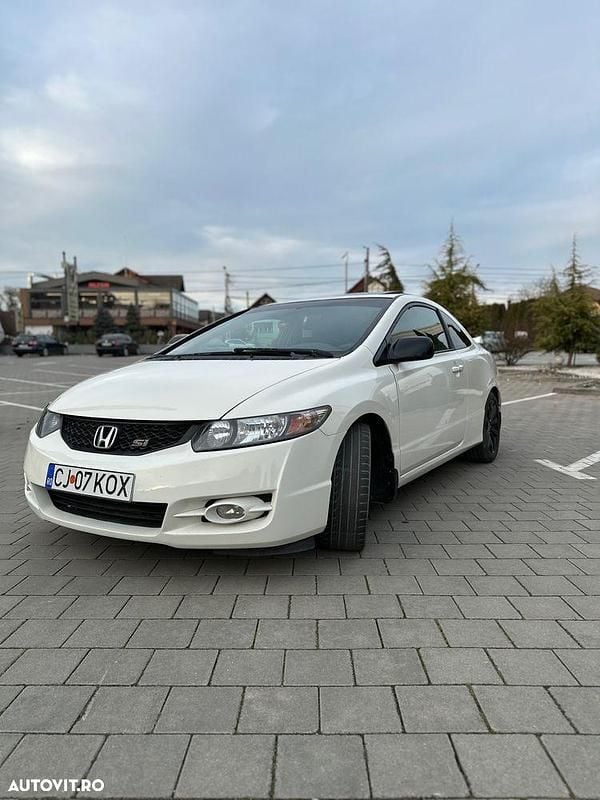 Second-hand Honda Civic 201 CP (147 kW) 2009 Culoarealb Coupe