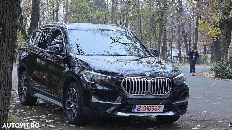 Culoarenegru Second-hand 2022 BMW X1 SUV | 23.000 EUR - Imagine 1/4