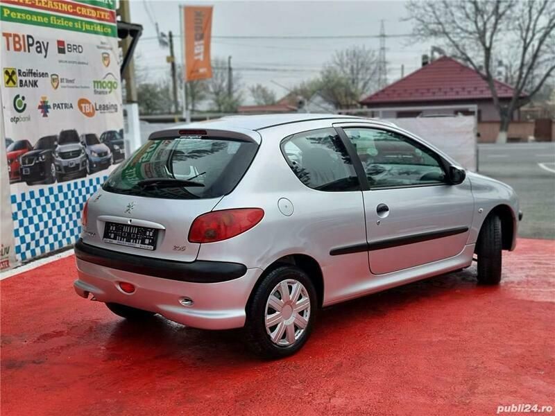 Second-hand Peugeot 206 75 CP (55 kW) 2003 Argintiu Coupe