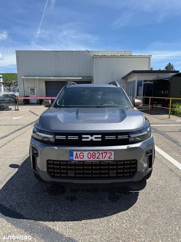 Gri Nouă 2025 Dacia Bigster Extreme SUV | 30.500 EUR - Imagine 1/4