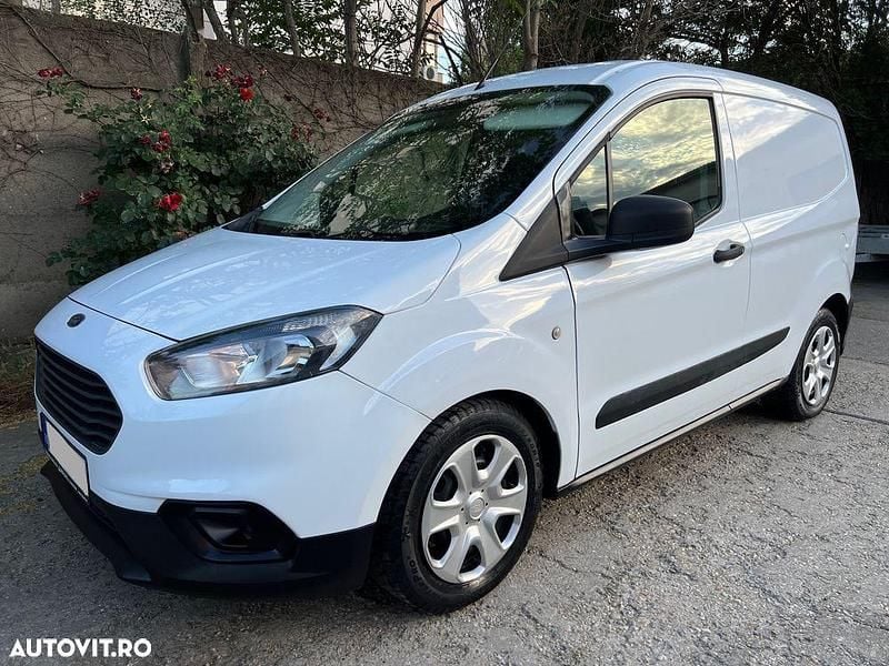 Second-hand Ford Courier 100 CP (73 kW) 2021 Culoarealb Monovolum