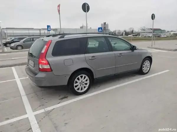 Utilizat 2007 Volvo V50 Break | 1.800 EUR (Preț bun) - Imagine 1/4