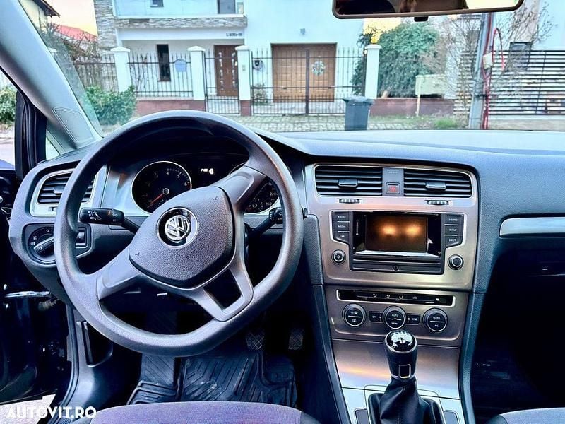 Second-hand VW Golf VII Trendline 85 CP (62 kW) 2016 Culoarenegru Hatchback