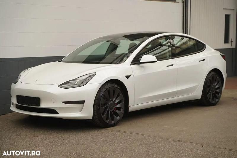 Culoarealb Utilizat 2022 Tesla Model 3 Performance Berlinǎ | 33.900 EUR (Preț OK) - Imagine 1/4