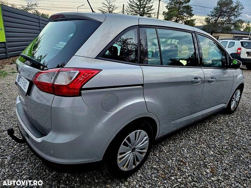 Second-hand Ford Grand C-Max Trend 95 CP (69 kW) 2018 Culoareargint Monovolum