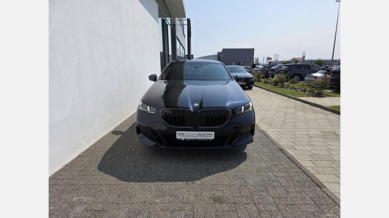 Carbon black metallic metalizat Utilizat 2024 BMW 520 Comfort Edition Berlinǎ | 66.550 EUR - Imagine 1/4