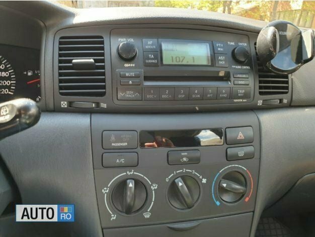 Second-hand Toyota Corolla 90 CP (66 kW) 2006 Gri Hatchback