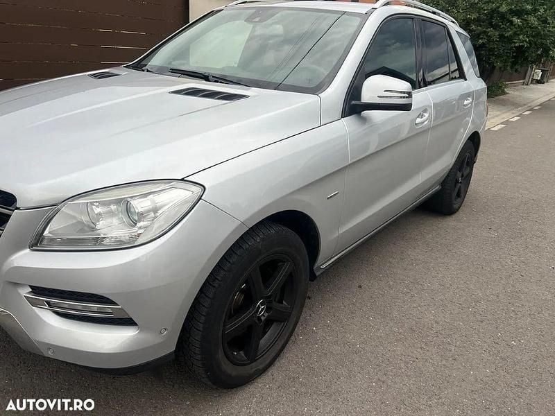 Argint Utilizat 2012 Mercedes ML250 SUV | 13.700 EUR (Preț bun) - Imagine 1/4