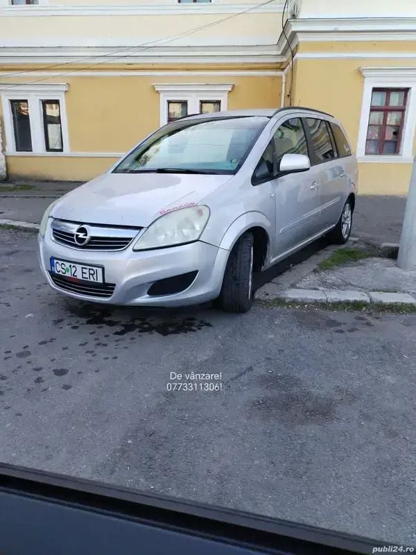 Utilizat 2010 Opel Zafira Monovolum | 1.800 EUR (Preț bun) - Imagine 1/4